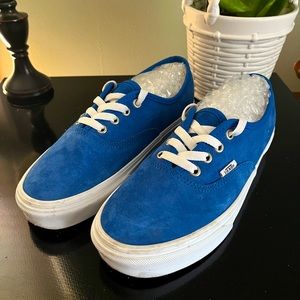 Vans low-cut royal blue sneakers like new condition. Mens 6/Womens 7.5